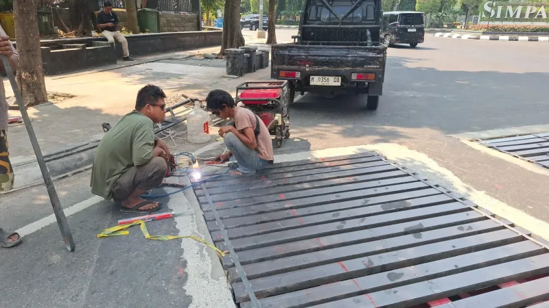 DPU Kota Semarang perbaiki Grill Jalan Pahlawan Masih Berbunyi